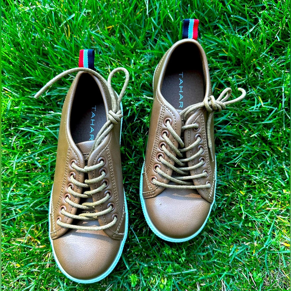 NWT Tahari Boy Classic Preppy Kids Shoes 13